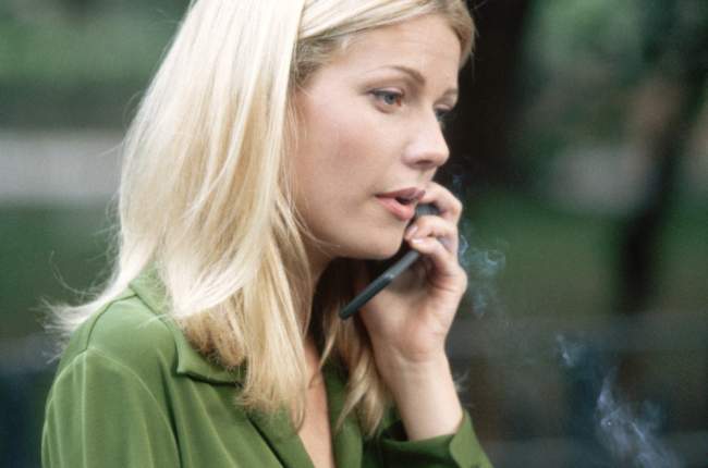 gwyneth paltrow smoking a cigarette in 'the royal tenenbaums', : the royal tenenbaums (2001), : toi moi pas nous Gwyneth Paltrow admits to being