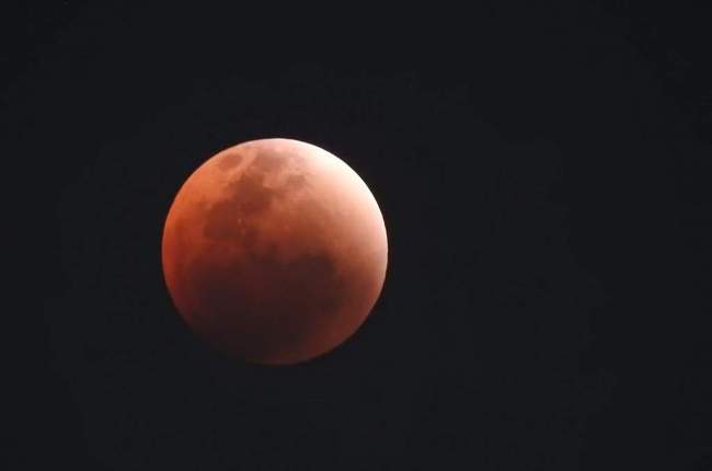 Total lunar eclipse: Sky watchers prepare for blood moon over SA