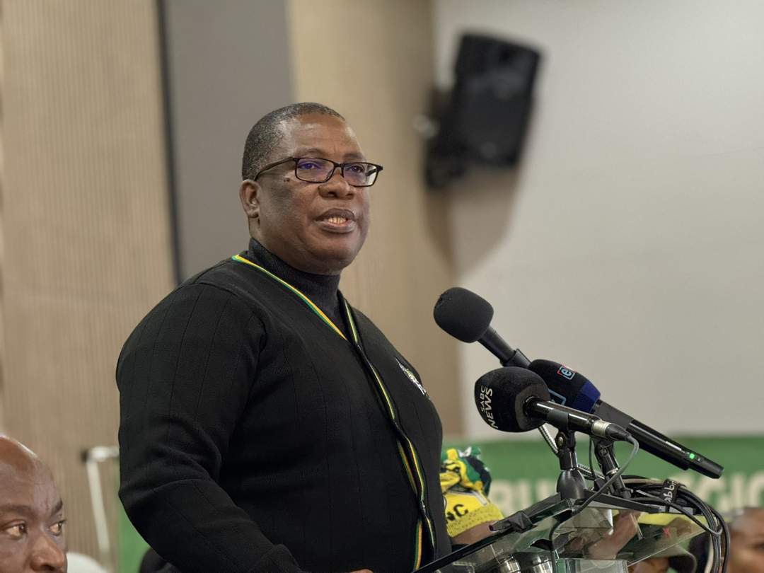 Trahir l'ANC n'est pas une option – l'hommage de Lesufi à l'ancien maire de Newcastle, Mahlaba