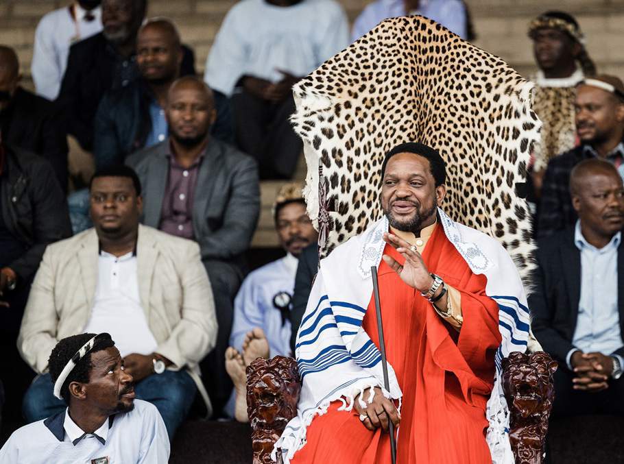 Zulu throne and Shembe Church mend rift after king's drunken rant caught on video