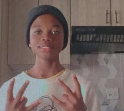 Une mère en deuil s'exprime après la mort de son fils dans un camp d'étude pour le matric