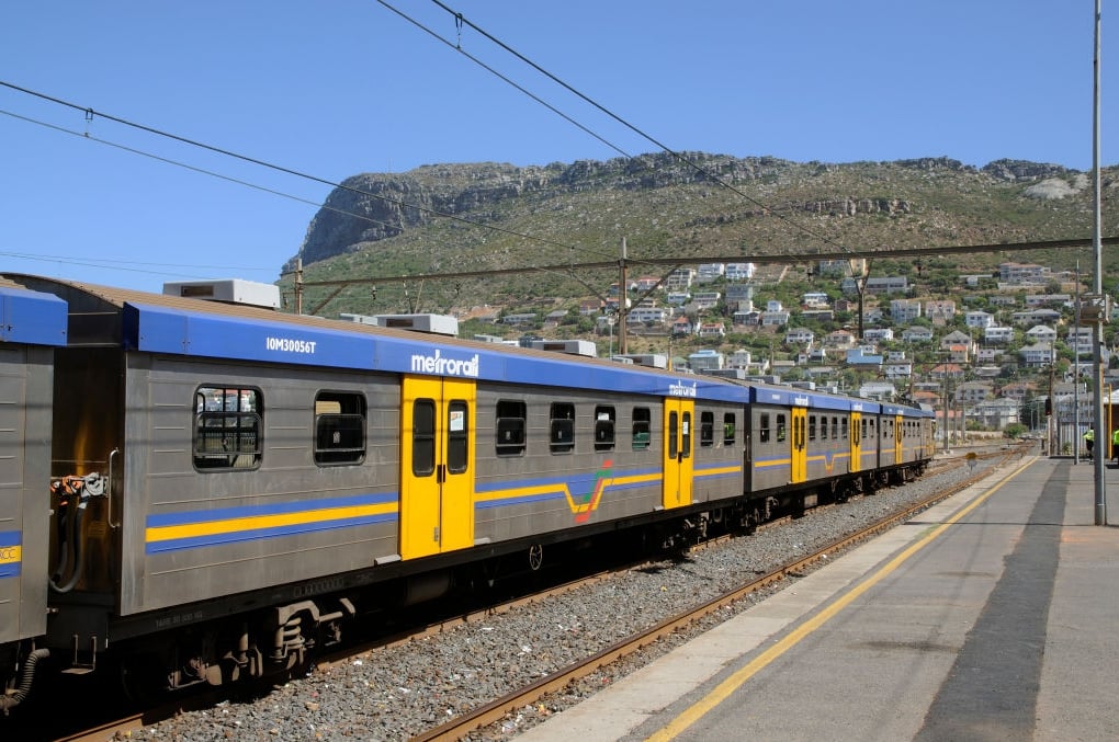 Prasa enquête sur des allégations de passagers intimidant des étrangers dans les trains du Cap