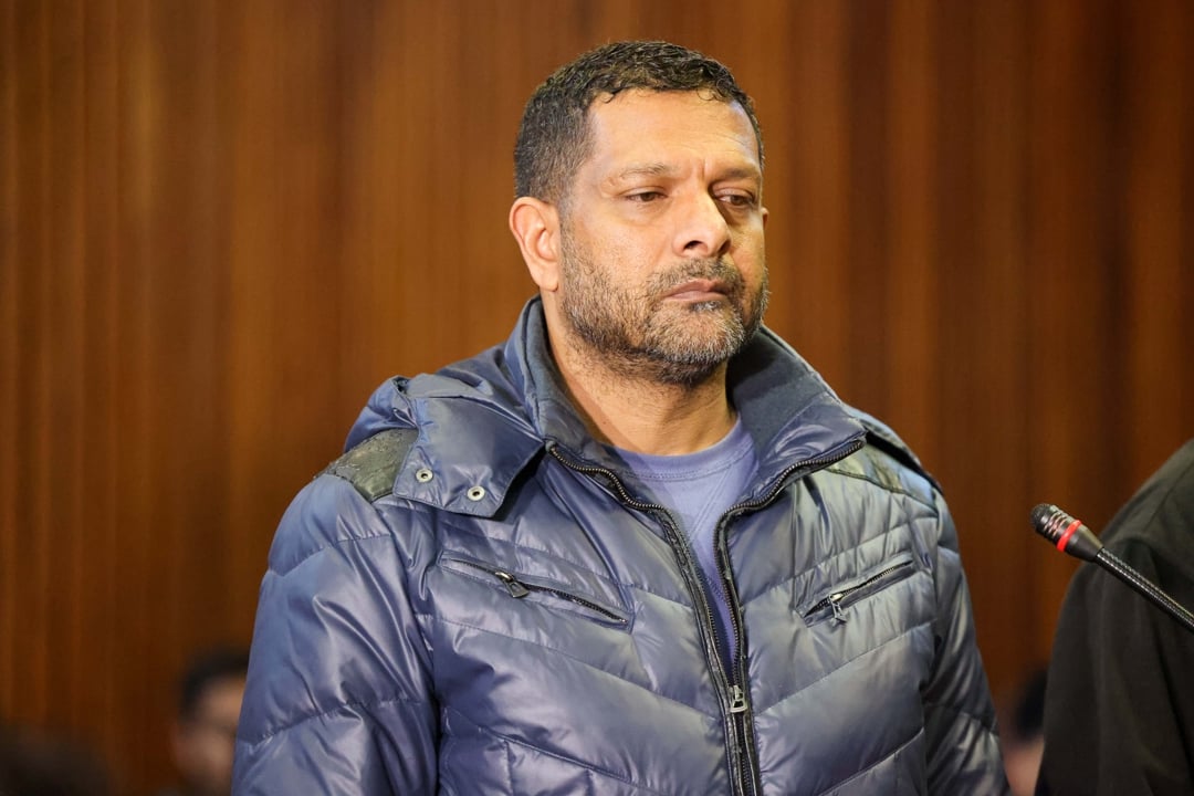 Le chef des renseignements criminels suspendu, Feroz Khan, est sorti de l'hôpital après une fusillade